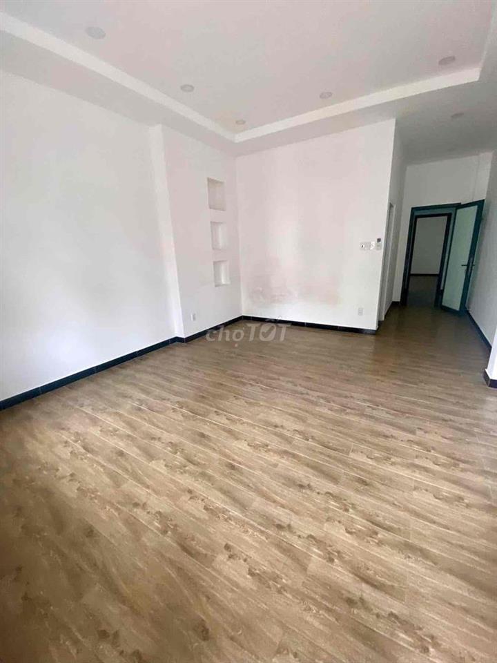 cần bán nhà mặt tiền gần chợ Bửu Long