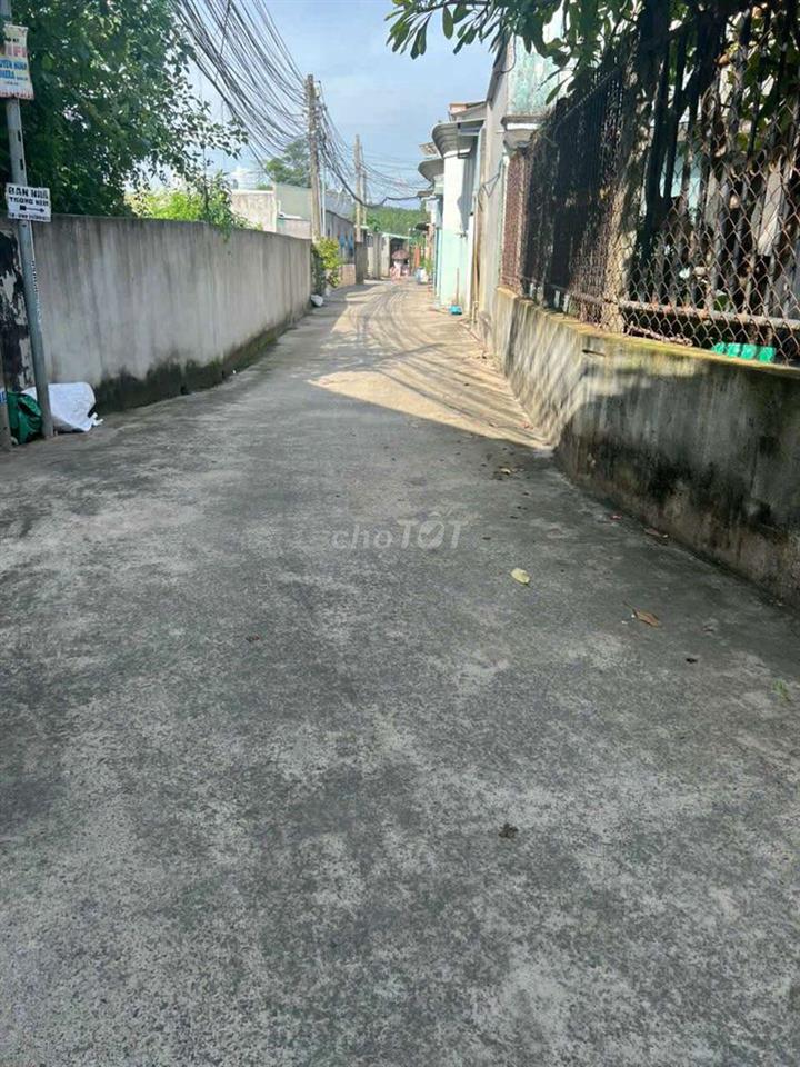 cần tiền bán gấp nhà đủ nội thất, lên thổ cư được