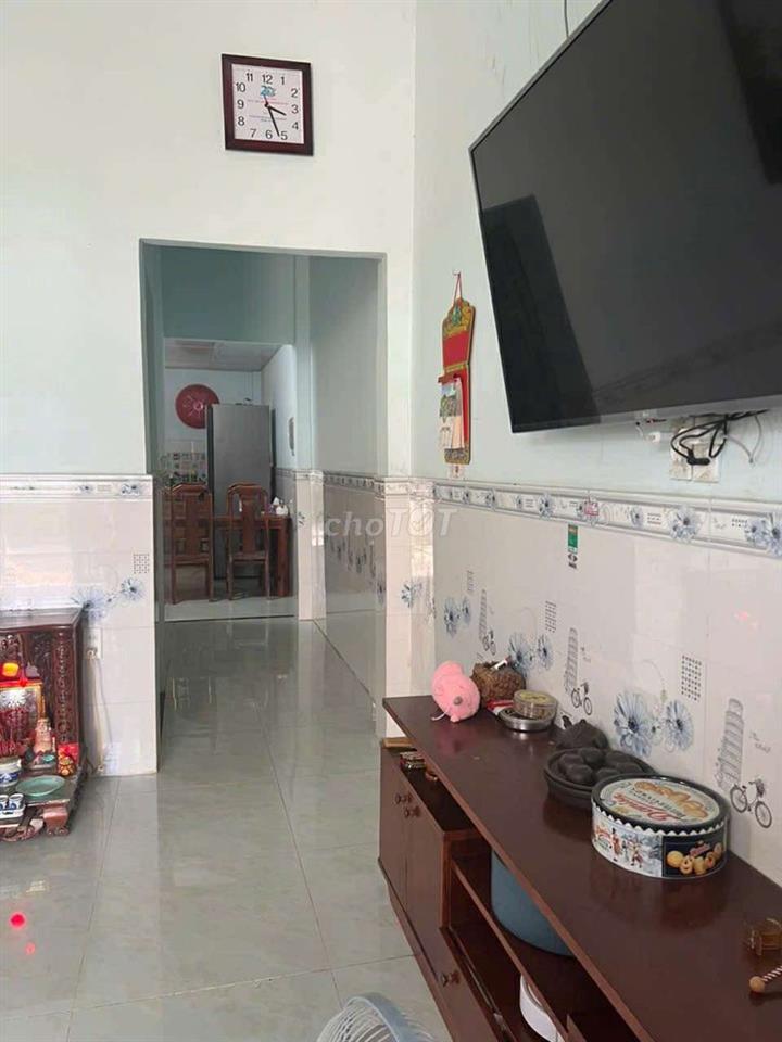 cần tiền bán gấp nhà đủ nội thất, lên thổ cư được