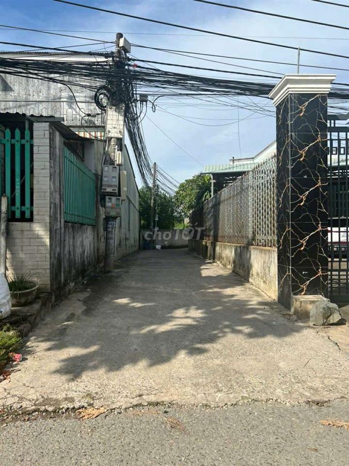 cần tiền bán gấp nhà đủ nội thất, lên thổ cư được