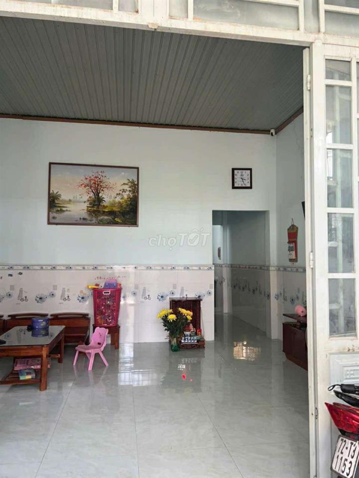 cần tiền bán gấp nhà đủ nội thất, lên thổ cư được