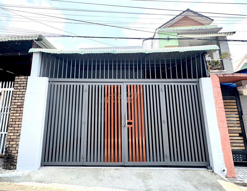 CHO THUÊ NHÀ 130m2,NGAY CHỢ PHÚ THỌ,XE HƠI TRONG NHÀ. CHỈ 5.5 TR.Đ/TH