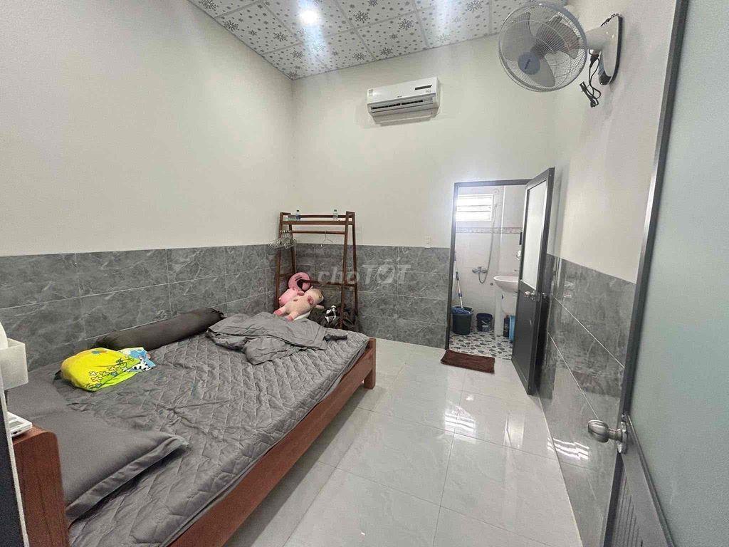Cần bán nhà chợ đêm 2 mặt tiền