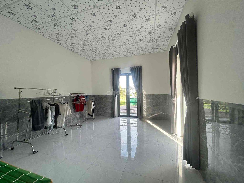 Cần bán nhà chợ đêm 2 mặt tiền