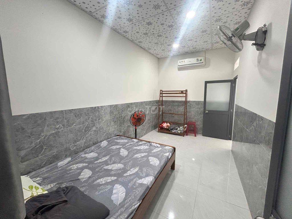 Cần bán nhà chợ đêm 2 mặt tiền