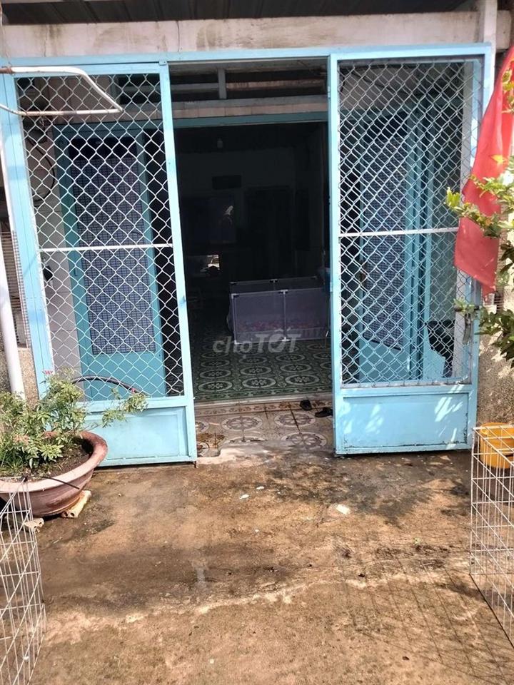 BÁN GẤP NHÀ CẤP 4 GIẤY TỜ ĐẦY ĐỦ