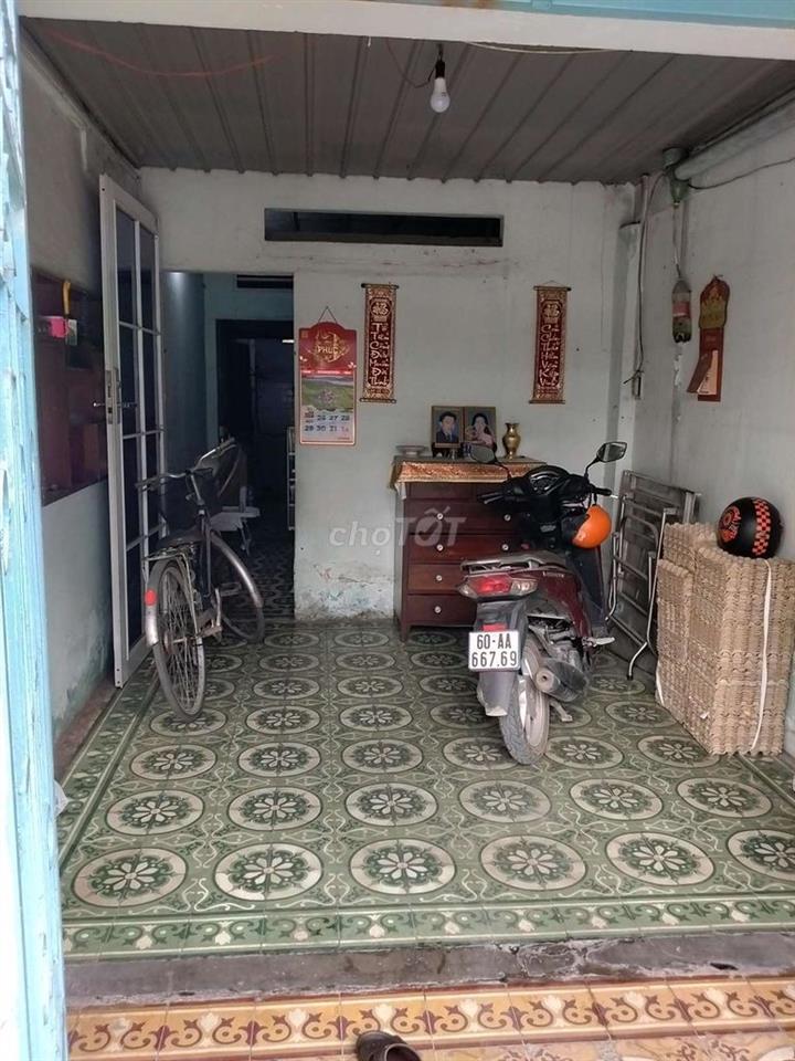 BÁN GẤP NHÀ CẤP 4 GIẤY TỜ ĐẦY ĐỦ