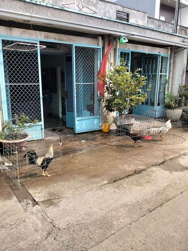 BÁN GẤP NHÀ CẤP 4 GIẤY TỜ ĐẦY ĐỦ
