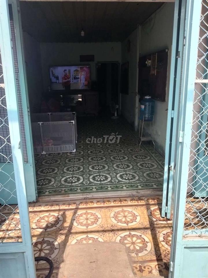 BÁN GẤP NHÀ CẤP 4 GIẤY TỜ ĐẦY ĐỦ