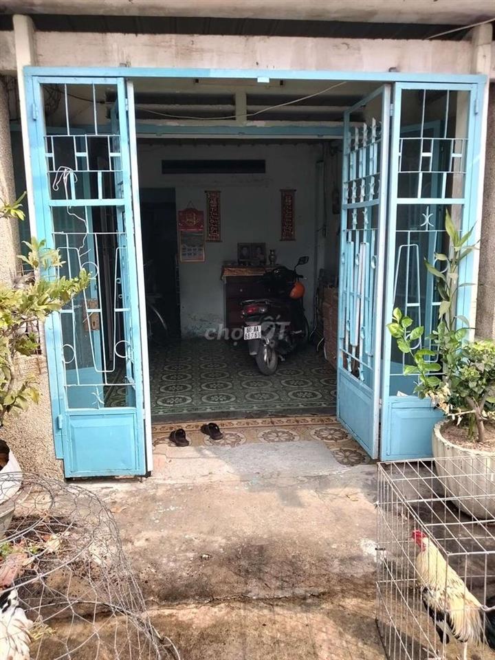 BÁN GẤP NHÀ CẤP 4 GIẤY TỜ ĐẦY ĐỦ