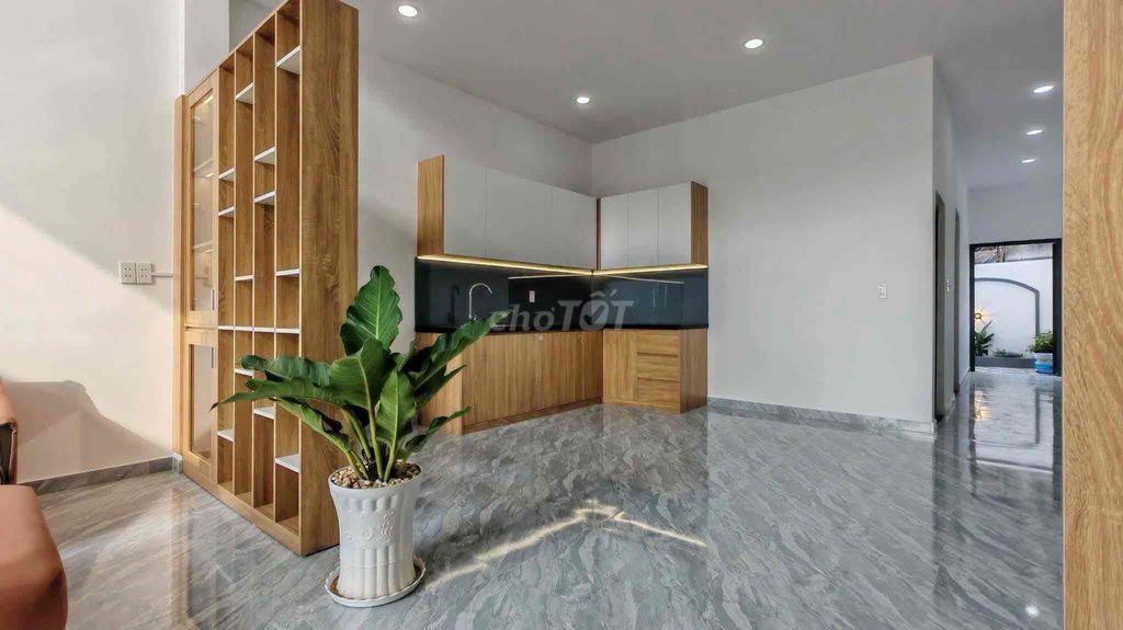 Nhà mới xây 3PN, 2WC, đường rộng, pháp lý rõ ràng