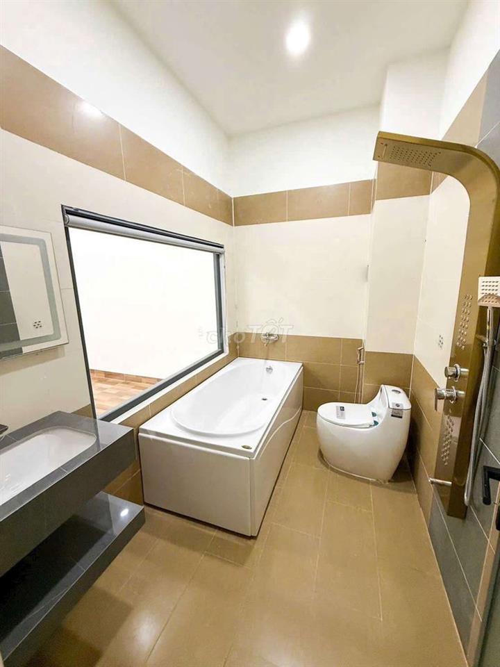 Nhà 2 lầu 1 trệt mới, Làm việc trực tiếp chủ.