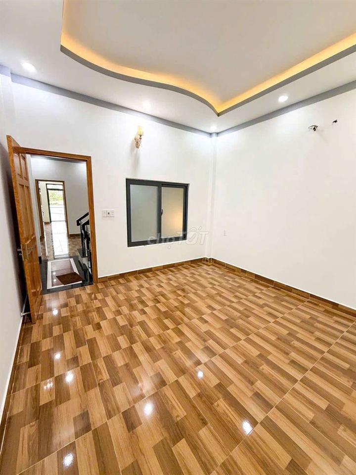 Nhà 2 lầu 1 trệt mới, Làm việc trực tiếp chủ.