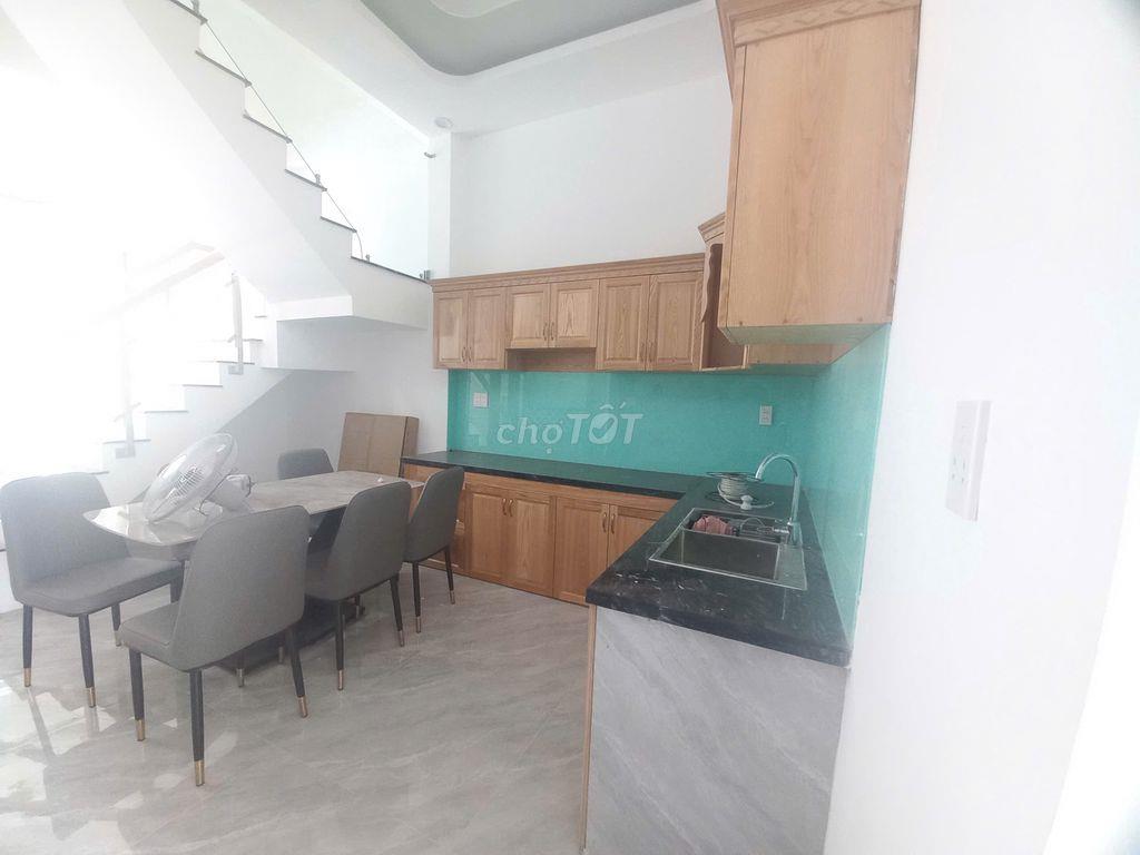 Nhà mới xây, Khu dân cư đẹp, Làm việc trực tiếp chủ