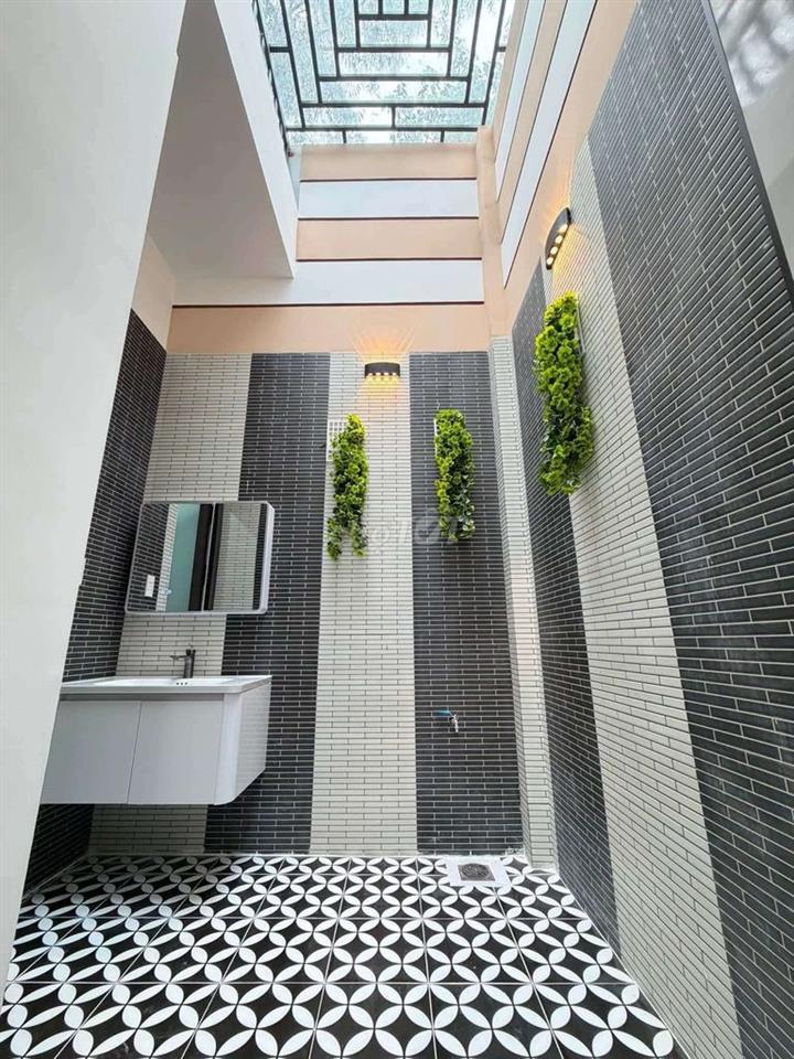 Nhà đẹp tìm chủ, vị thế đắc địa.