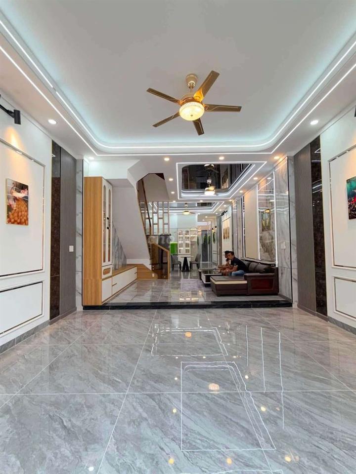 Nhà đẹp tìm chủ, vị thế đắc địa.