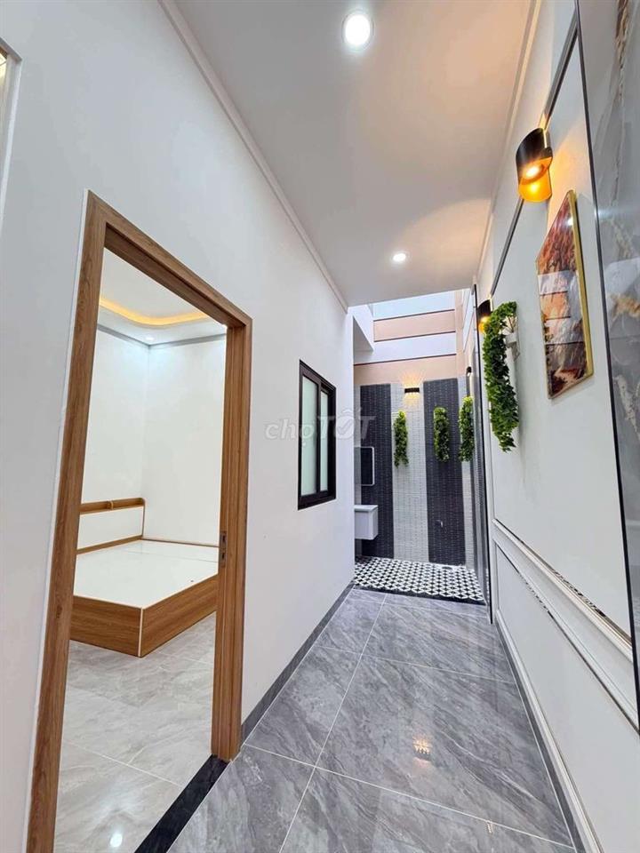 Nhà đẹp tìm chủ, vị thế đắc địa.