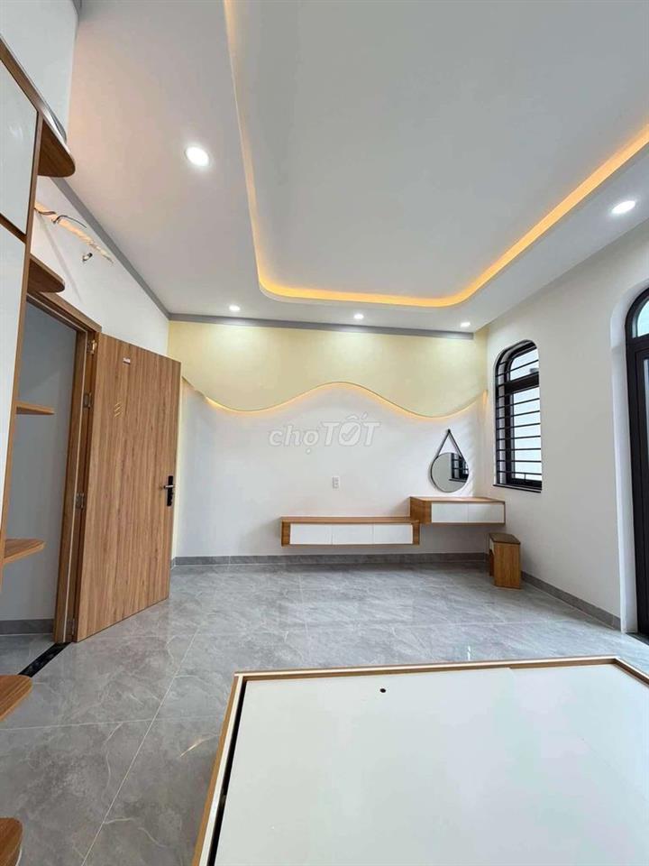 Nhà đẹp tìm chủ, vị thế đắc địa.