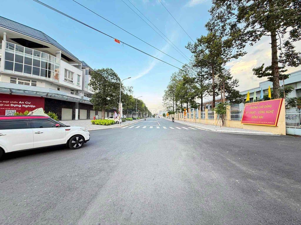Nhờ 500ae hỗ trợ chủ cho Hoa hồng 2% ae lấy 8 phần e lấy 2 thôi