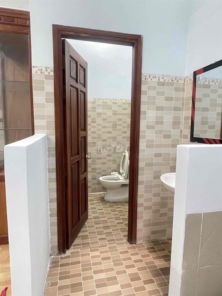 Chính chủ cần bán nhà  hẻm 805 đường Nguyễn Ái Quốc