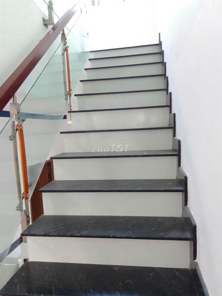 Bán nhà 1 trệt 2 lầu 6x12, Biên Hòa giá 3.2 tỷ, sổ hồng riêng