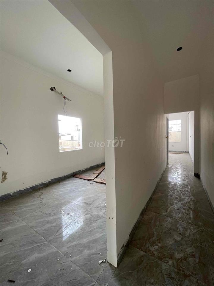 nhà 1T1L gần chợ kp2 LBT đường thông xe hơi giá nhỉnh 4tỷ tl mạnh