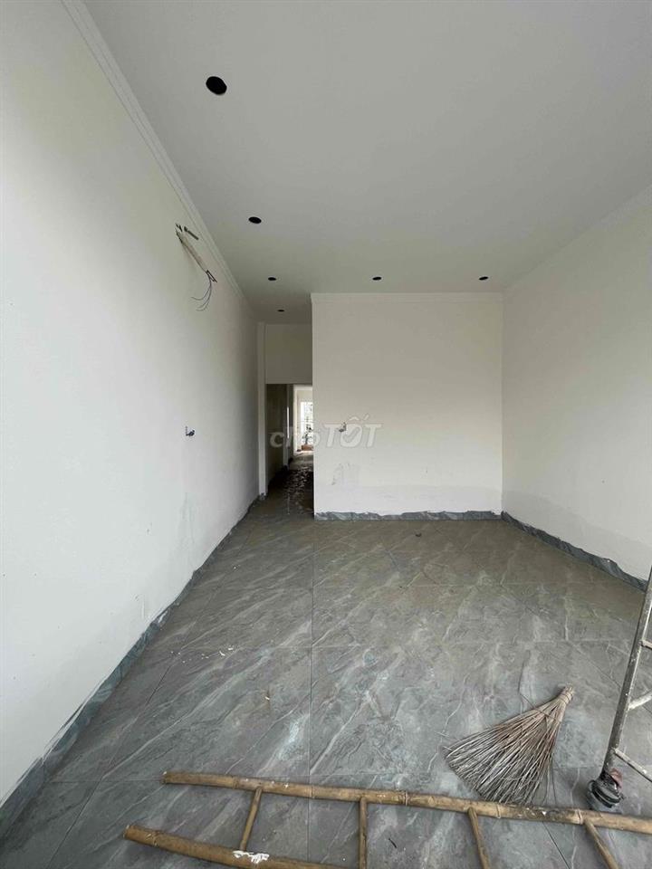 nhà 1T1L gần chợ kp2 LBT đường thông xe hơi giá nhỉnh 4tỷ tl mạnh