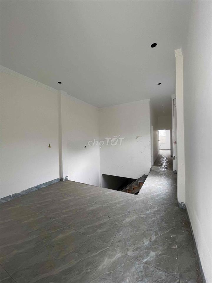 nhà 1T1L gần chợ kp2 LBT đường thông xe hơi giá nhỉnh 4tỷ tl mạnh