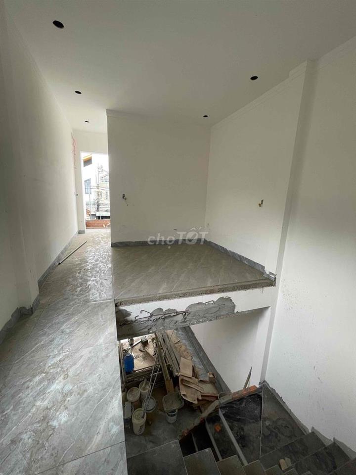 nhà 1T1L gần chợ kp2 LBT đường thông xe hơi giá nhỉnh 4tỷ tl mạnh
