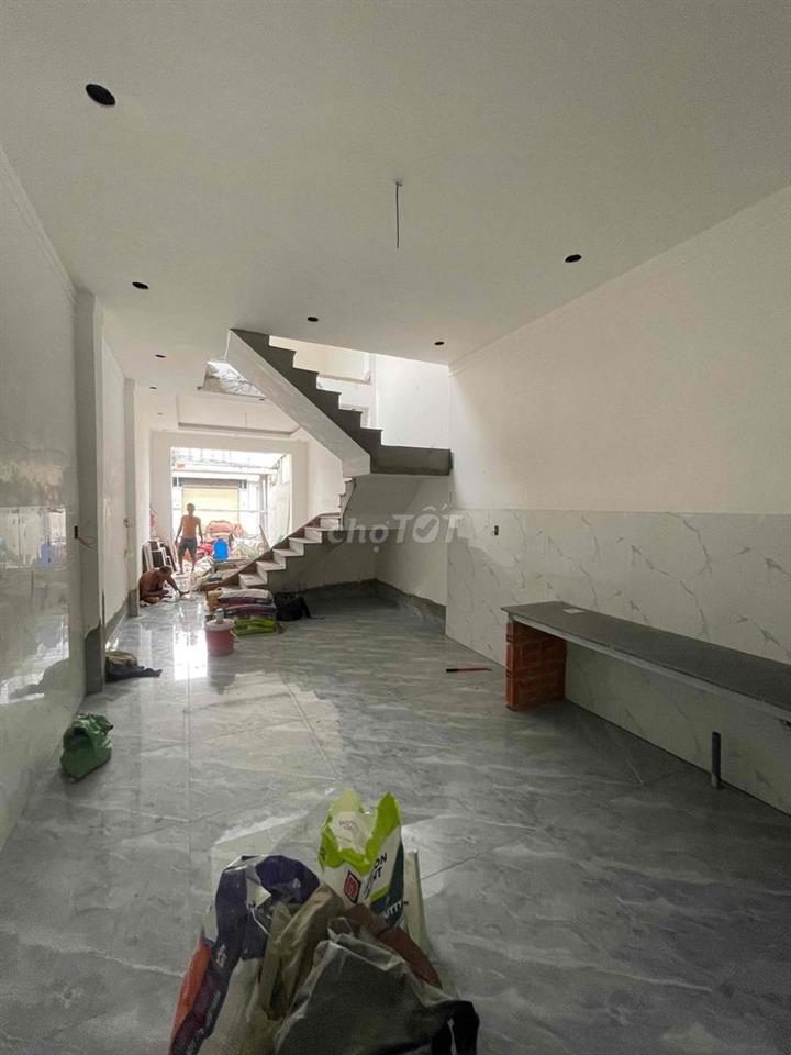 nhà 1T1L gần chợ kp2 LBT đường thông xe hơi giá nhỉnh 4tỷ tl mạnh
