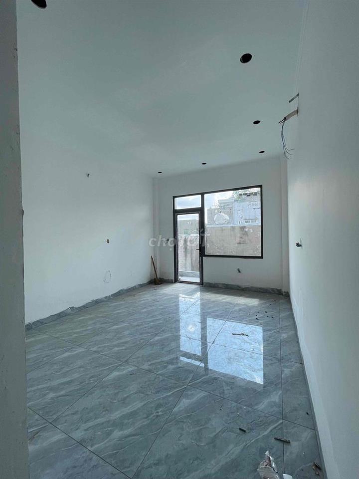 Nhà ngay chợ Kp2 LBT đường nhựa 6m thông shr thổ cư 3,99t tl
