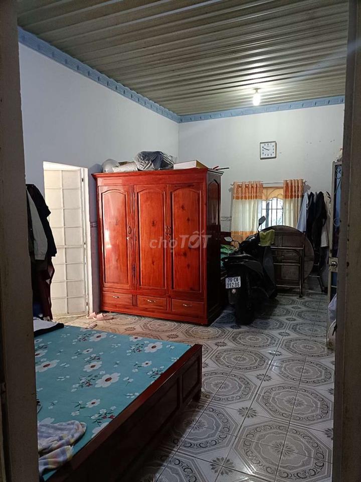 Nhà bán sổ hồng chính chủ, diện tích 504,6m2. Giá bán 9 tỷ rưỡi