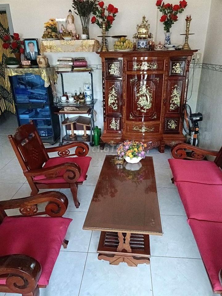 Nhà bán sổ hồng chính chủ, diện tích 504,6m2. Giá bán 9 tỷ rưỡi
