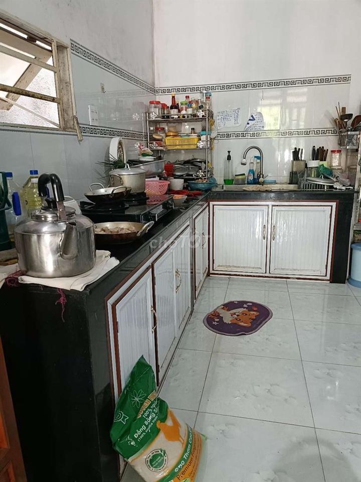 Nhà bán sổ hồng chính chủ, thổ cư toàn bộ diện tích đất