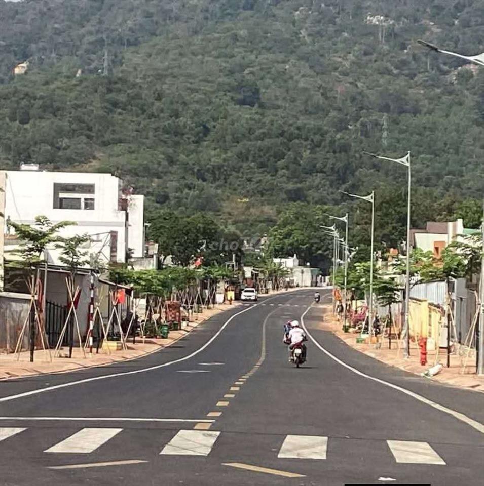 Đất bán thổ cư toàn bộ, khu dân cư đông đúc