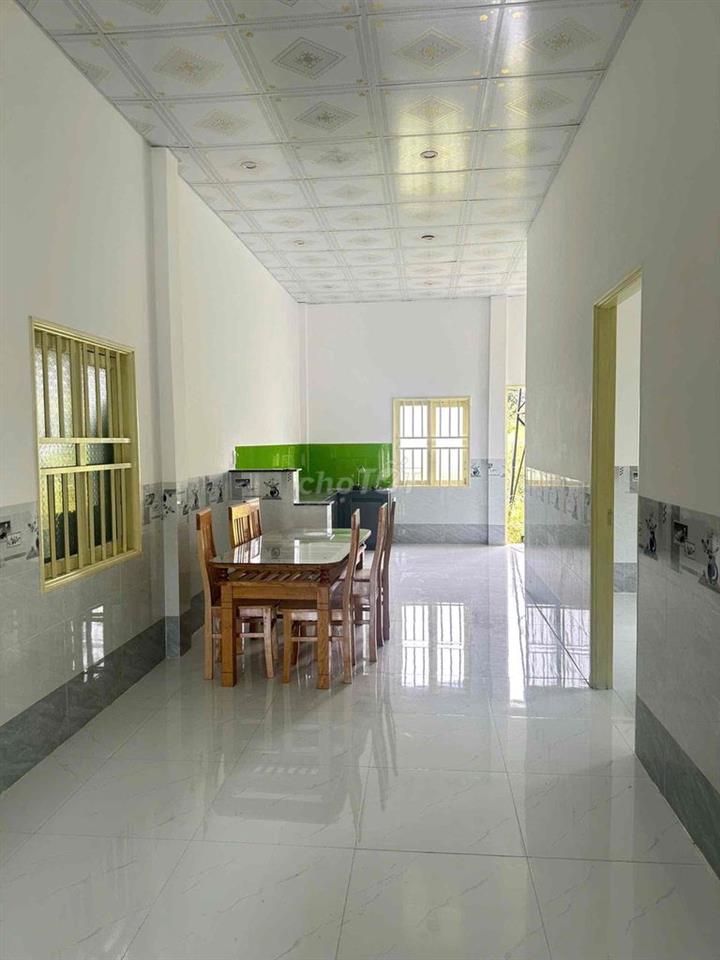Bán nhà mat tien gấp gần chợ Phú Điền Định Quán Đồng Nai