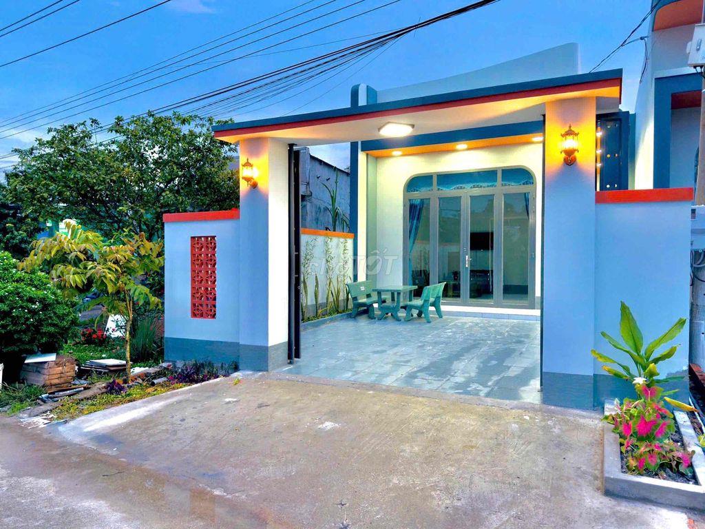 Bán nhà mat tien gấp gần chợ Phú Điền Định Quán Đồng Nai