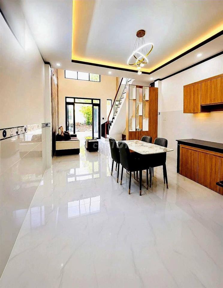 Nhà Tân Triều
