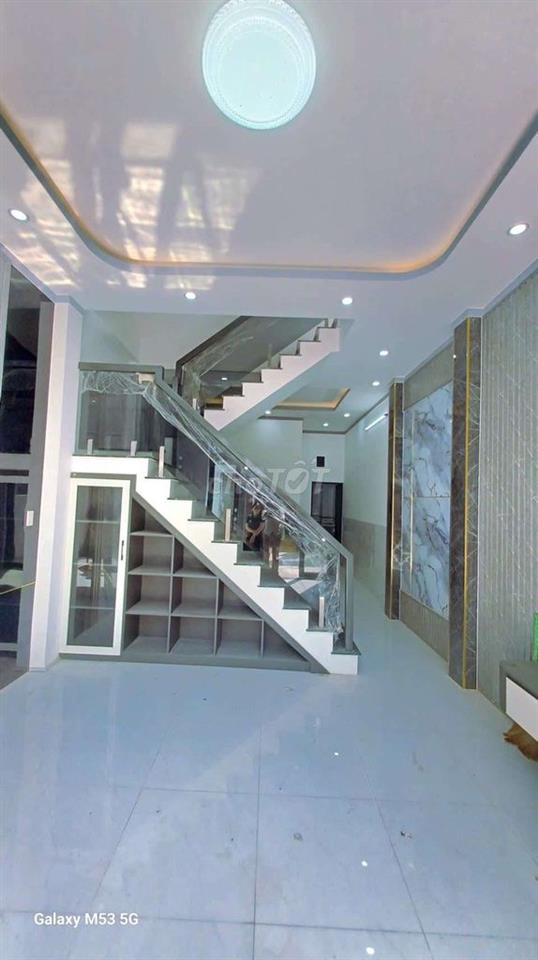 Nhà 1 trệt 1 lầu ngay trục 16