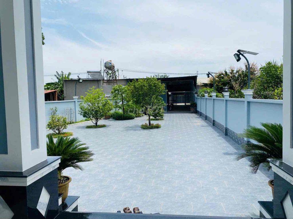 Chính chủ - Mua đất tặng nhà kiên cố, 1 xào đất mặt tiền Nguyễn hoàng