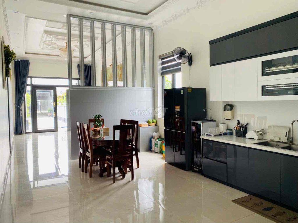 Chính chủ - Mua đất tặng nhà kiên cố, 1 xào đất mặt tiền Nguyễn hoàng