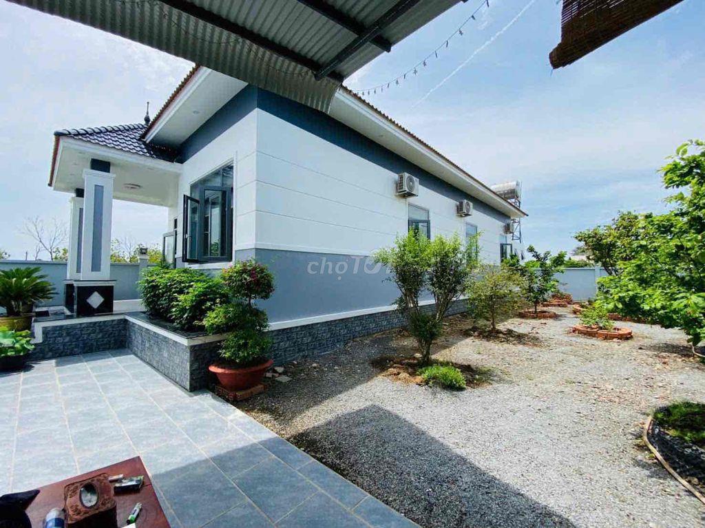Chính chủ - Mua đất tặng nhà kiên cố, 1 xào đất mặt tiền Nguyễn hoàng