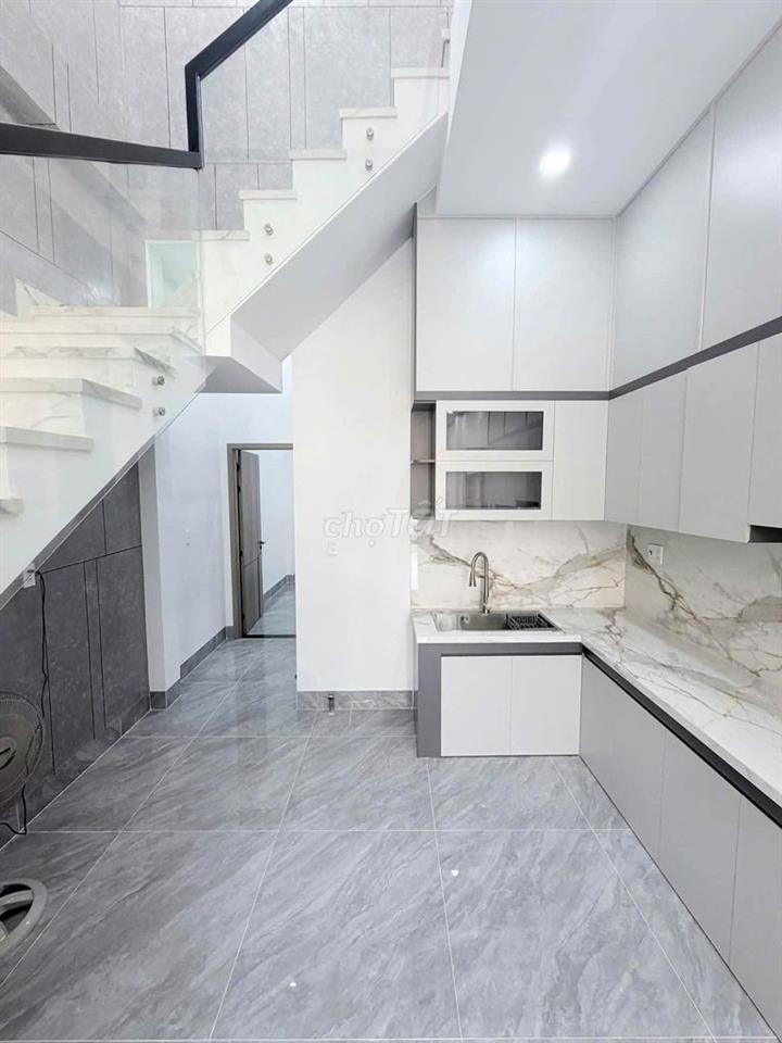 GIA ĐÌNH CẦN CHIA TÀI SẢN, BÁN GẤP NHÀ LẦU MỚI XÂY GIÁ RẺ, SỔ HỒNG SẴN
