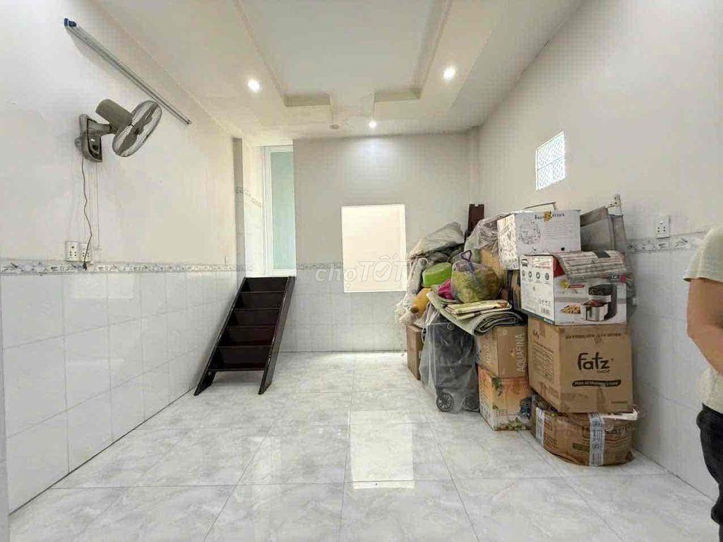 Cho thuê nhà mặt tiền QL1A, P. Hố Nai, Biên Hòa, 220m2