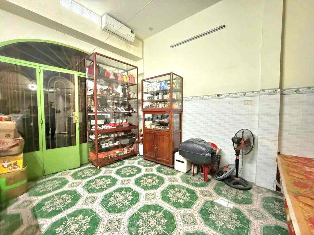 Cho thuê nhà mặt tiền QL1A, P. Hố Nai, Biên Hòa, 220m2