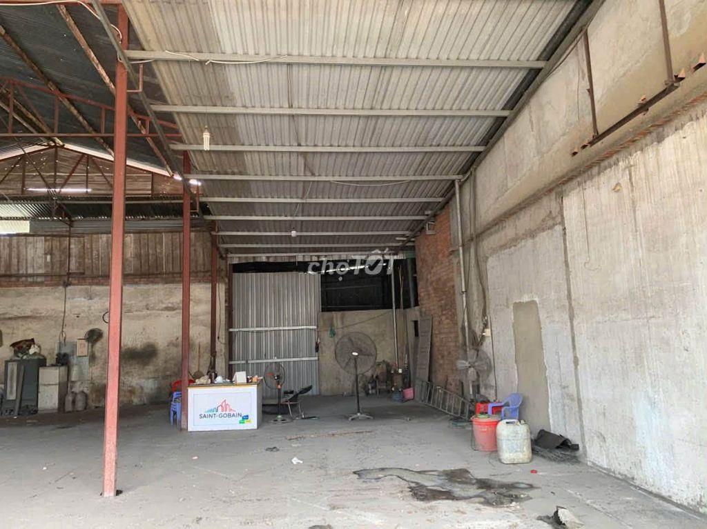 Cho thuê xưởng, mặt bằng kinh doanh 200m2 QL 1A, Long Bình, Đồng Nai