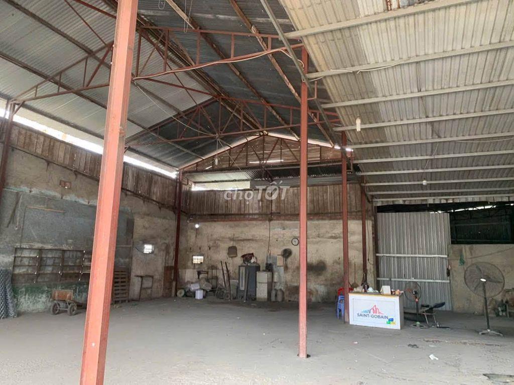 Cho thuê xưởng, mặt bằng kinh doanh 200m2 QL 1A, Long Bình, Đồng Nai