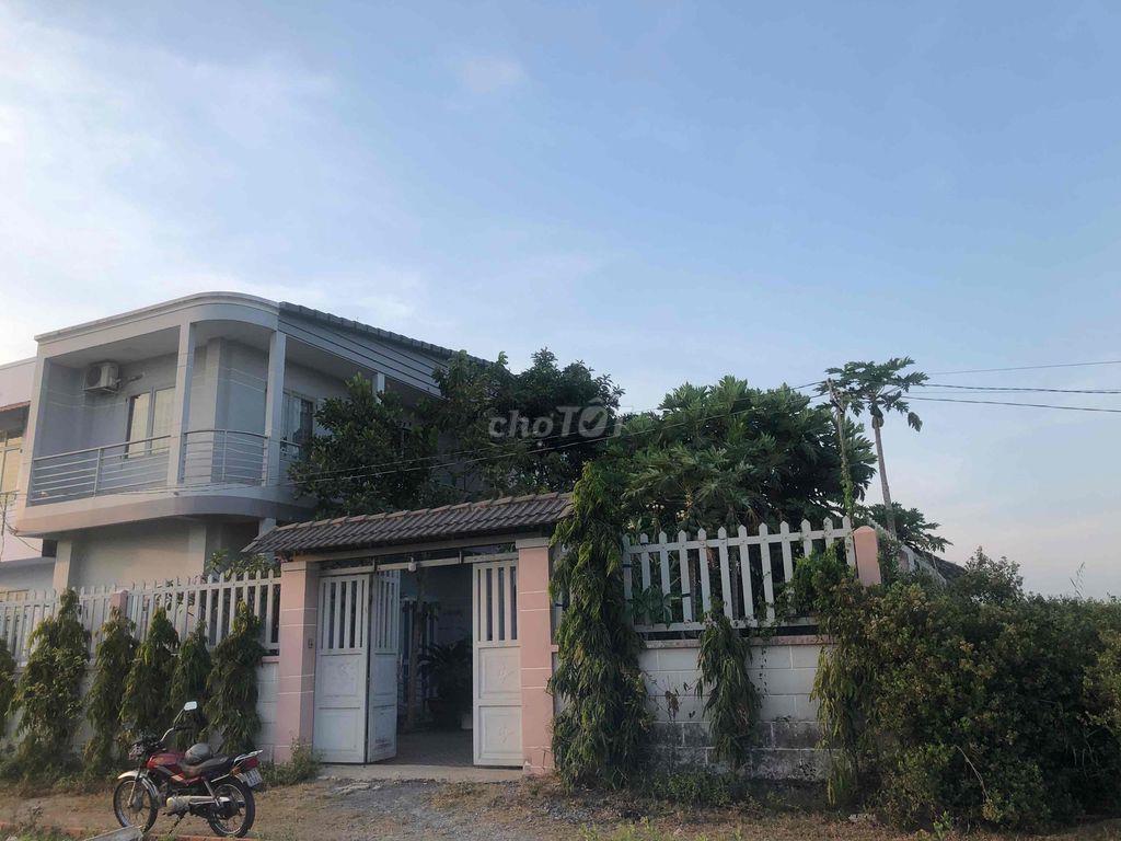 Nhà cho thuê phú hữu NT cách phà Cát Lái 1.5k,. Yêu cầu không thờ cúng