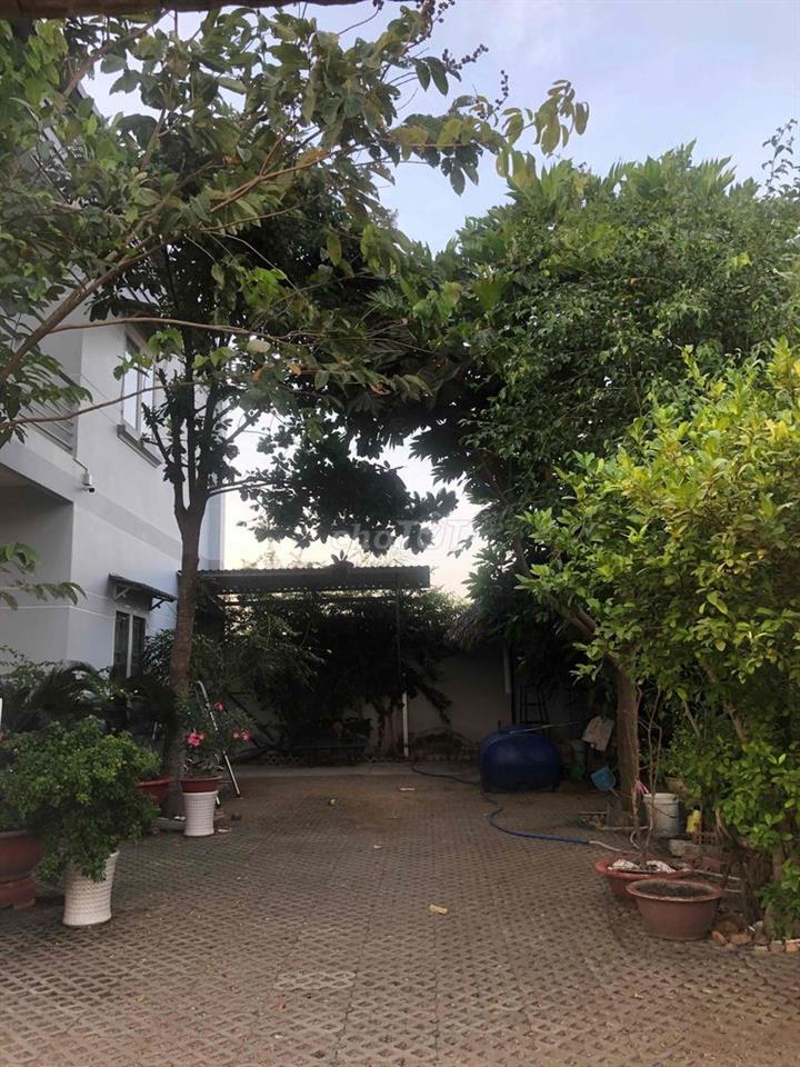 Nhà cho thuê phú hữu NT cách phà Cát Lái 1.5k,. Yêu cầu không thờ cúng