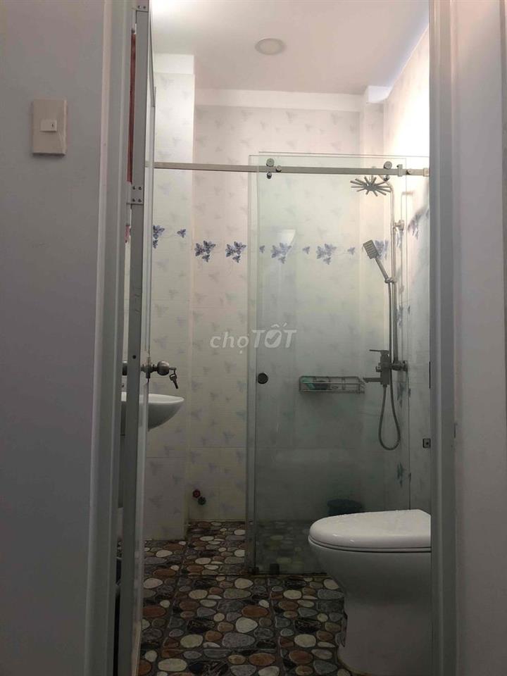Nhà cho thuê phú hữu NT cách phà Cát Lái 1.5k,. Yêu cầu không thờ cúng